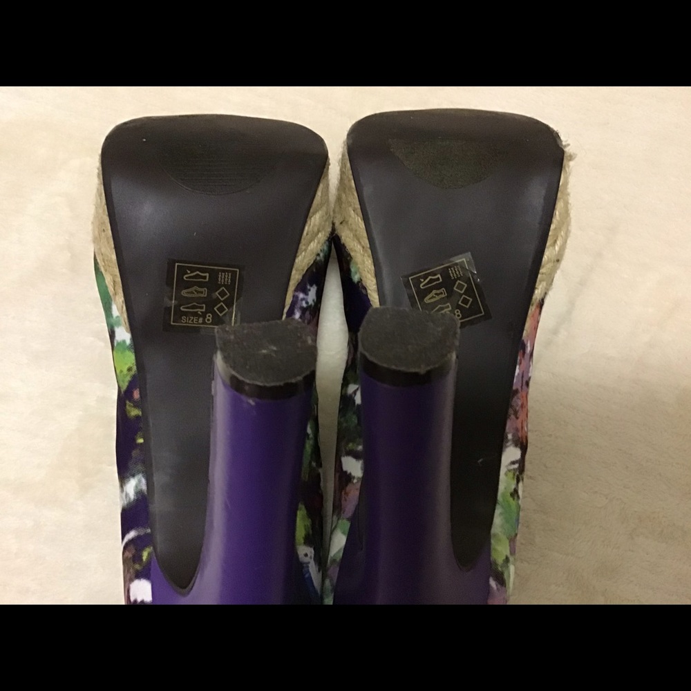 (56x) 2B by BeBe Stiletto Peep Toe Pumps - Picture 9 of 10